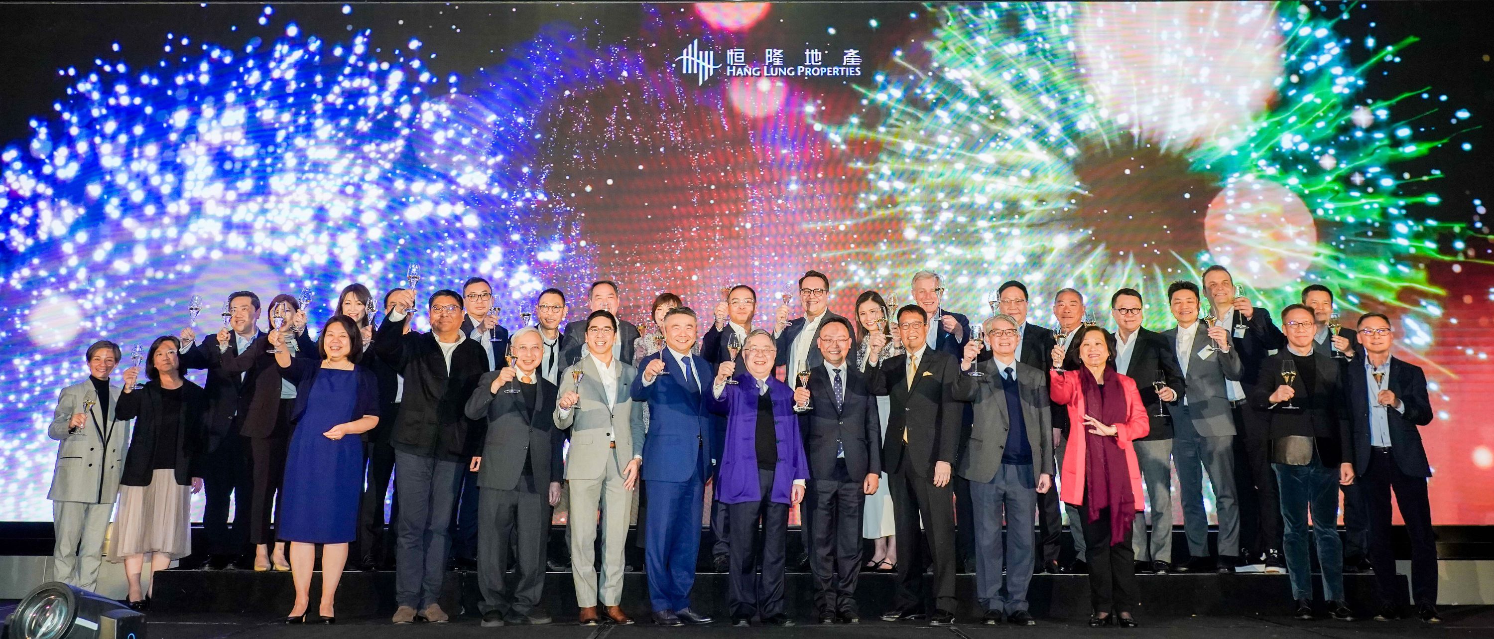 annual_dinner_toasting