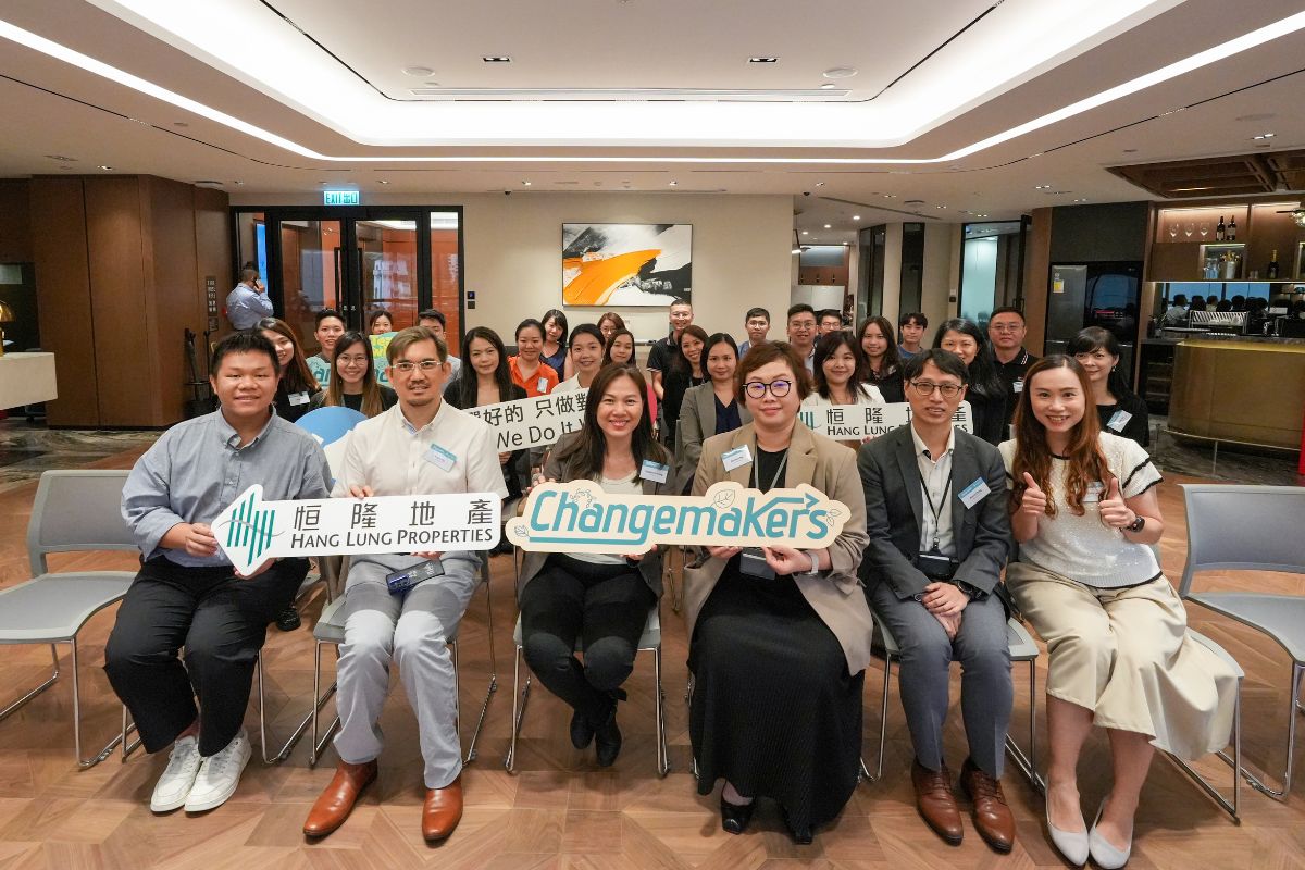 Changemakers attending introduction session
